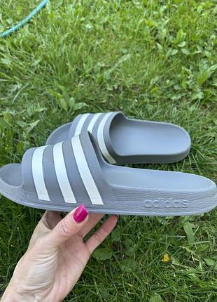 Шльопанці adidas