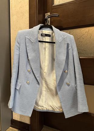 Блакитний жакет zara