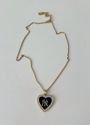 Підвіска серце з лого бейсбольної команди new york yankees