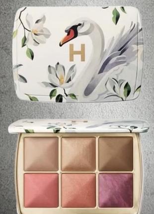 Палетка hourglass ambient lighting edit (swan) лебедь