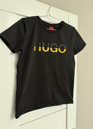 Базова чорна футболка hugo з контрастним логотипом