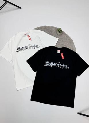 Футболка supreme