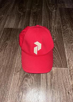 Кепка peak performance