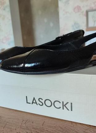 Балетки лаковые lasocki в хорошем состоянии