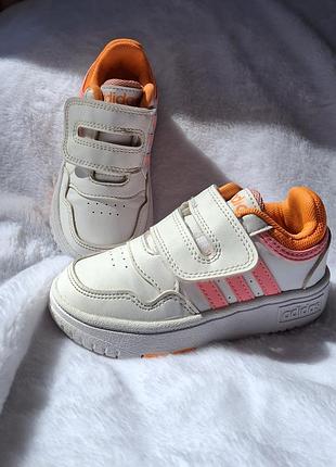 Детские кроссовки adidas hoops в бело-розово-оранжевой расцветке 24 р.