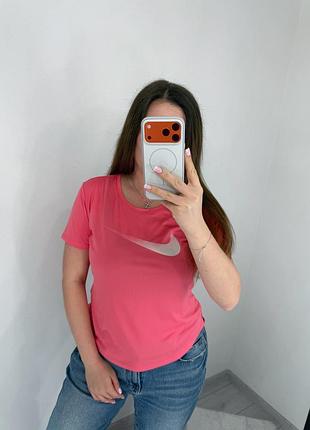 Жіноча футболка nike 8
