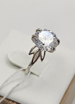Кольцо серебряное с кубическим цирконием "георгина" 14 1,36 г