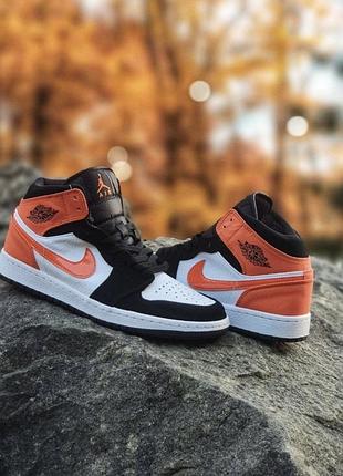 Кожаные кроссовки nike air jordan 1 retro mid
