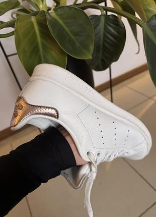 Шкіряні кросівки adidas 39-39,5p