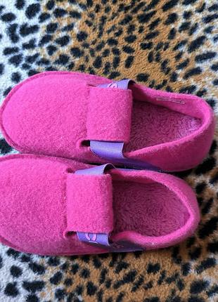 Классические сабо crocs уже давно стали синонимом комфорта во всем мире! crocs classic легкие, удобные и практичные.