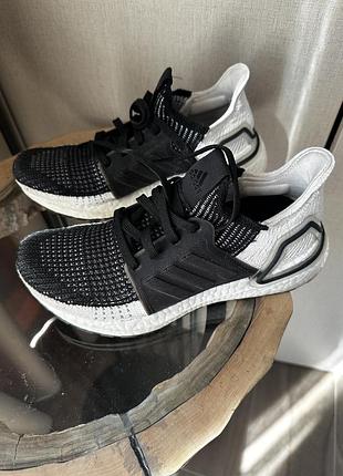 Кросівки для бігу ultraboost  36,5