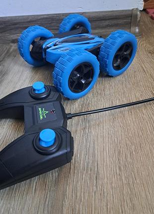 Машинка-оборотень taaiw stunt сar bi 1:24 на радиоуправлении голубой