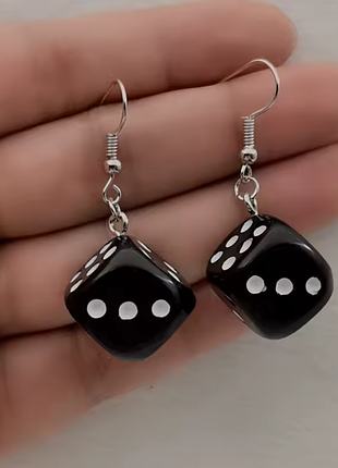 Серьги игральный кубик кости