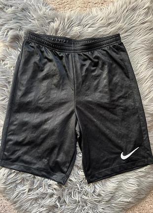 Класні шорти nike оригінал на чоловіка або підлітка