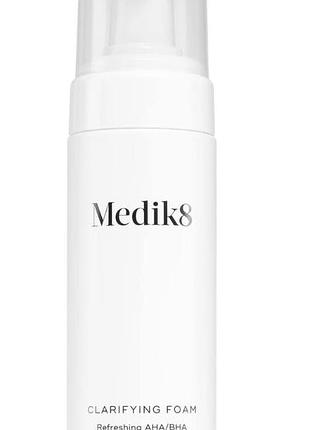 Пінка для вмивання medik8 clarifying foam
