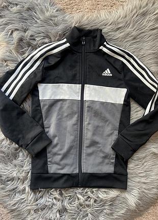 Дуже класна кофта adidas оригінал