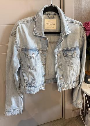 Джинсова курточка stradivarius
