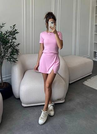 Стильный костюм футболка и юбка с шортами, юбка