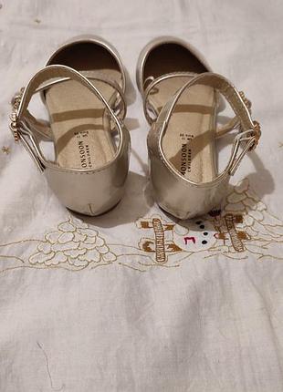 Ботинки детские праздничные monsoon. 2
