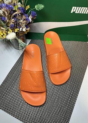 Оригинальные шлепанцы kors