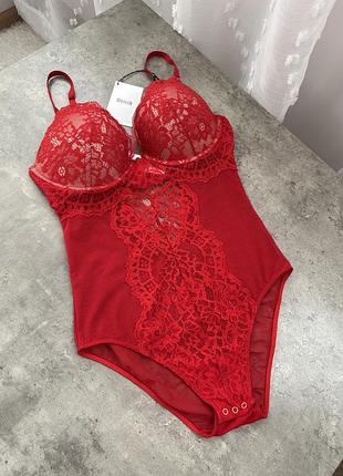Красный боди wolford с чашками push up и кружевом