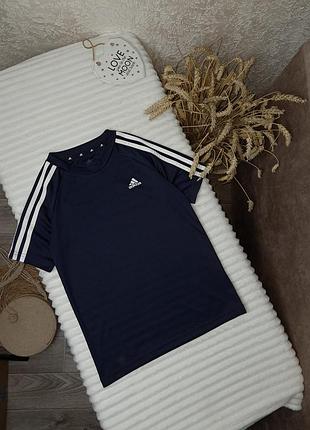Спортивная футболка от adidas оригинал 9-10 лет (134-140)