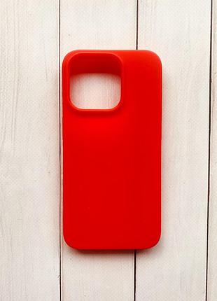 Матовый силиконовый чехол на iphone 15 pro красный