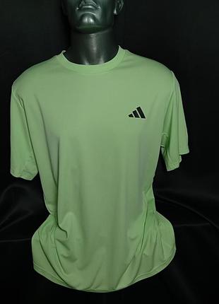 Тренировочная футболка adidas train essentials.