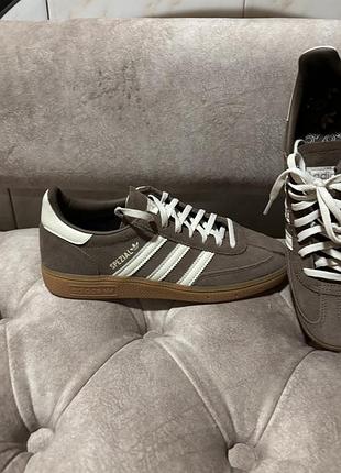Кросівки adidas spezial, оригінал, коричневі з білими смужками