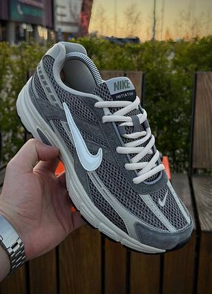 Кроссовки nike initiator