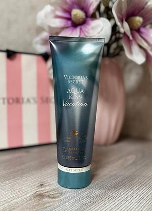 Парфумований зволожуючий лосьон для тіла love spell starlit fragrance mist.