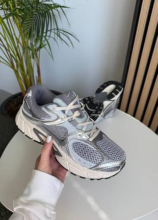 Nike v5 rnr 3