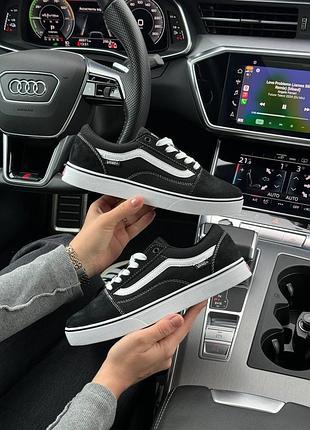 Жіночі кеды vans old skool black white розпродаж