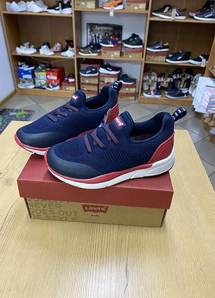 Легкі кросівки levi!s