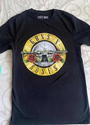 Чорна футболка guns n roses. розмір s