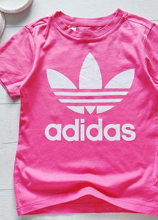 6.7 лет, рост 122 фирменная трикотажная футболка adidas (адидас) артикул 26910