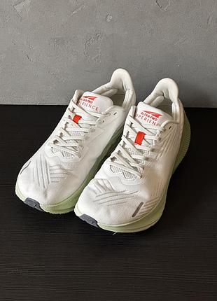 Бігові кросівки altra