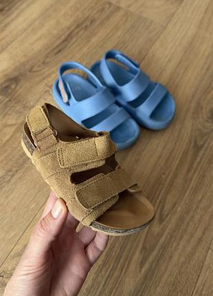 Замшеві босоніжки zara