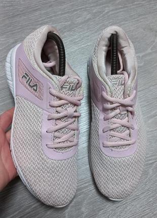 Жіночі кросівки fila