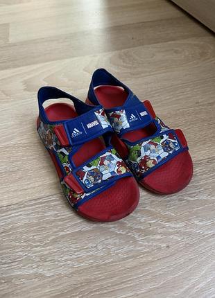 Босоніжки адідас