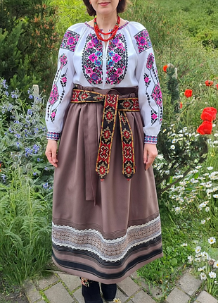 Новая юбка с вышивкой