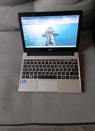 Нетбук кacer aspire one q1vzc очень хорошее состояние и подарок.