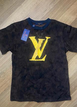 Louis vuitton абсолютно нова,жодного разу не носилась -в ідеальному стані. • стан: нова,з біркою • розмір: s у комплекті:коробка та фірмовий пакет