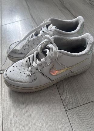 Кросівкиnike force