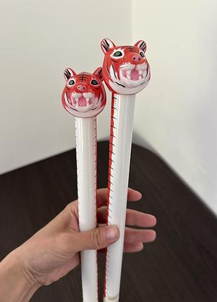 Toi-toys sound hose junior 42.5 см червоний/жовтий.це звукова труба або "палиця-шумілка", яка видає звук при перевертанні.