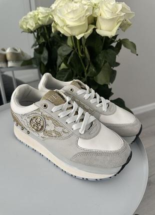 Комбіновані кросівки guess натуральний замш
