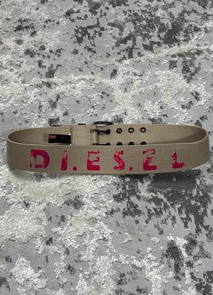 Стильний ремінь diesel оригінал зроблений в італії графічний принт в ідеальному стані дізель бежевого кольору