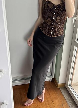 Чорна сатинова довга спідниця zara нові колекції максі