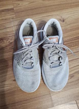 Кросівки nike 40 розмір