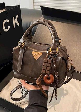 Стильная трендовая сумка из экокожи "choco charm". коричневая